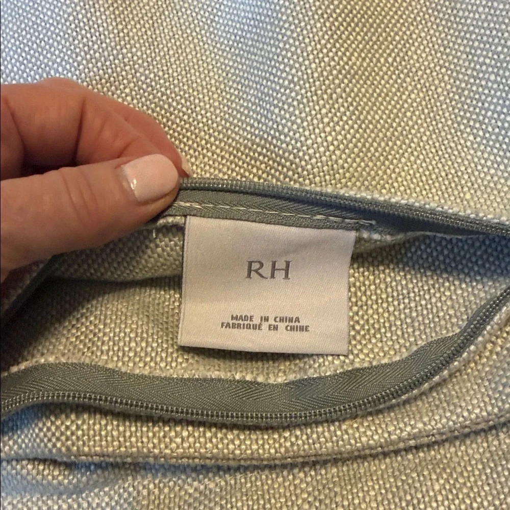 Restoration Hardware 100% Linen Lt Blue 24” x 24” Pillow Covers, Set of 2, EUC